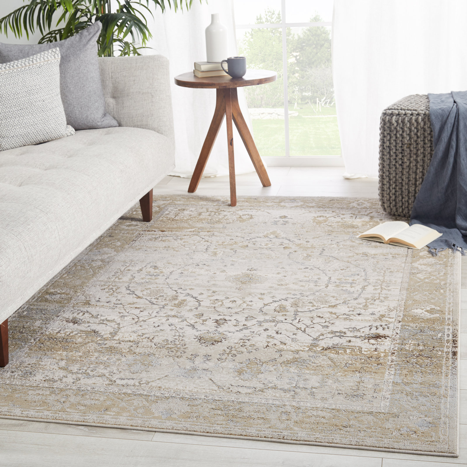 Lynnette Gray/Beige Rug, Rectangle 6'7" x 9'6"