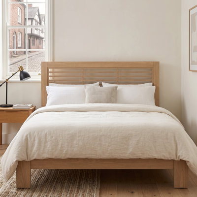  Mid-Century Modern Queen Wood Platform Bed with Horizontal Louvered Headboard, Natural Wood