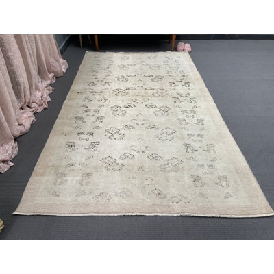 Tapis beige 58,7 x 97,6 po