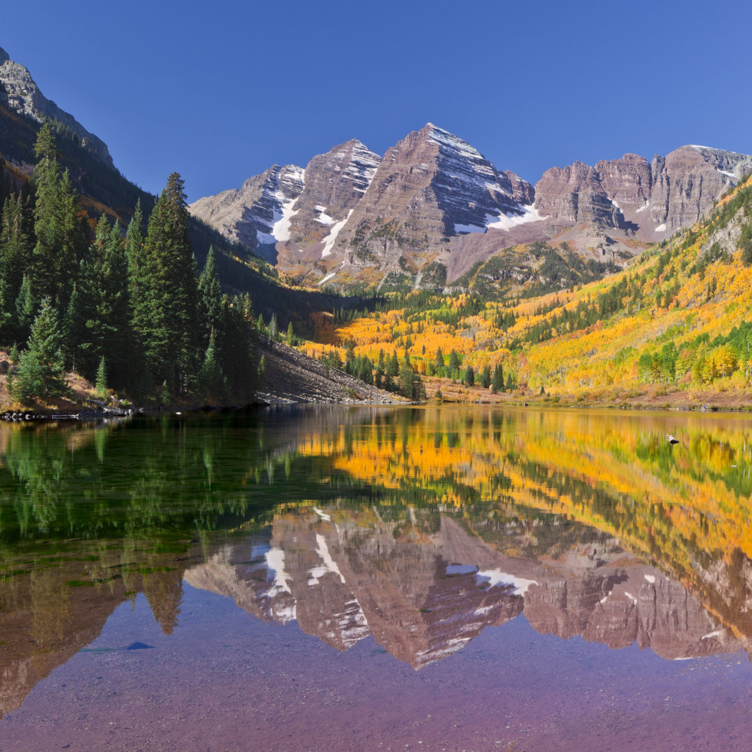 Maroon Bells Lake von Missing35mm - Druck ohne Rahmen auf Leinwand