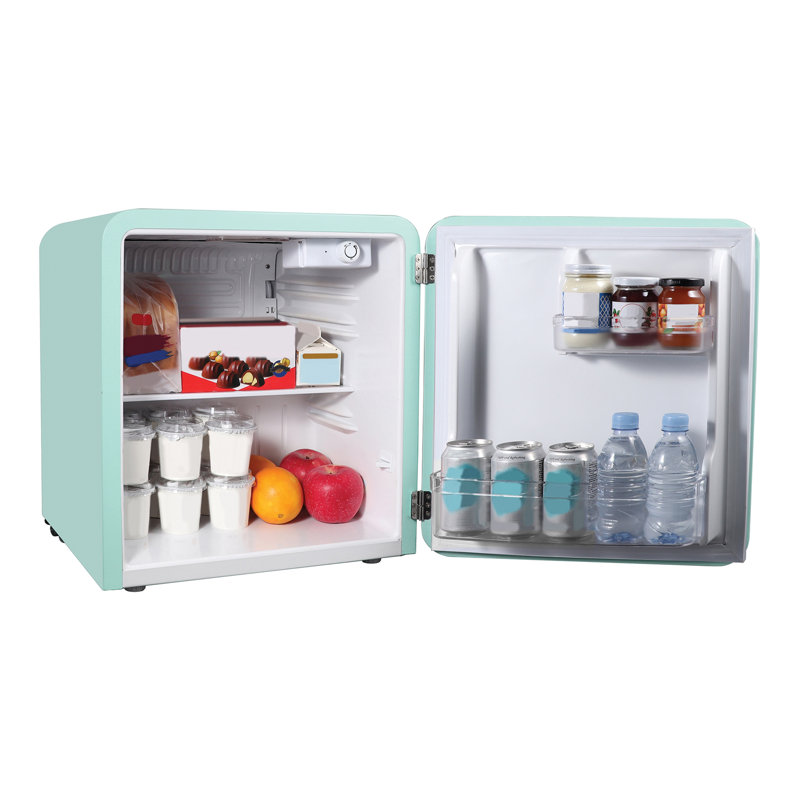 Mini réfrigérateur 1,6 pi³ de style rétro Magic Chef avec lumière DEL intérieure, Vert