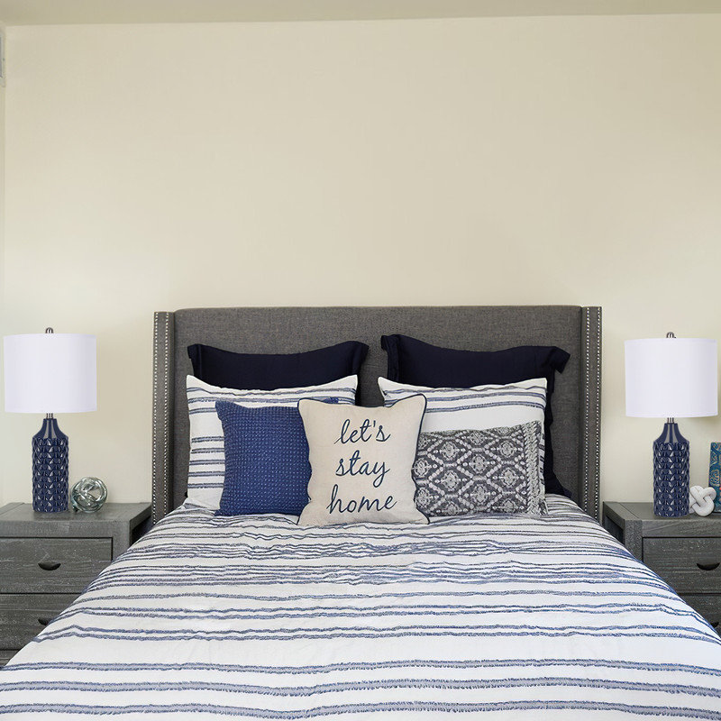 Creight Ceramic Table Lamp, Navy Blue