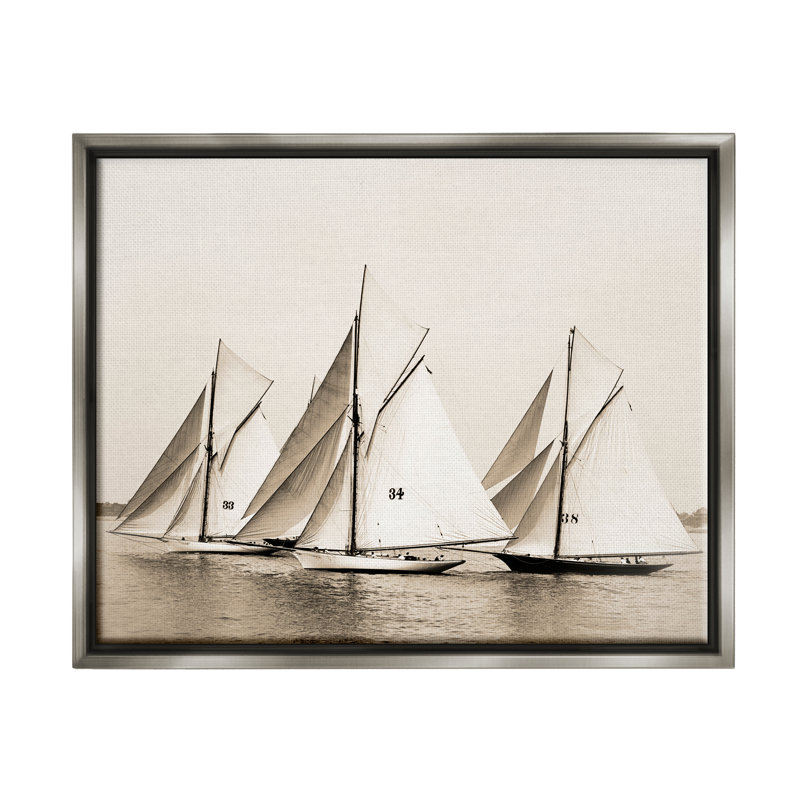 Flotte de voiliers rétro par Graffi * Tee Studios, Cadre flottant gris lustré, H 17 po x l 21 po x P 1,7 po