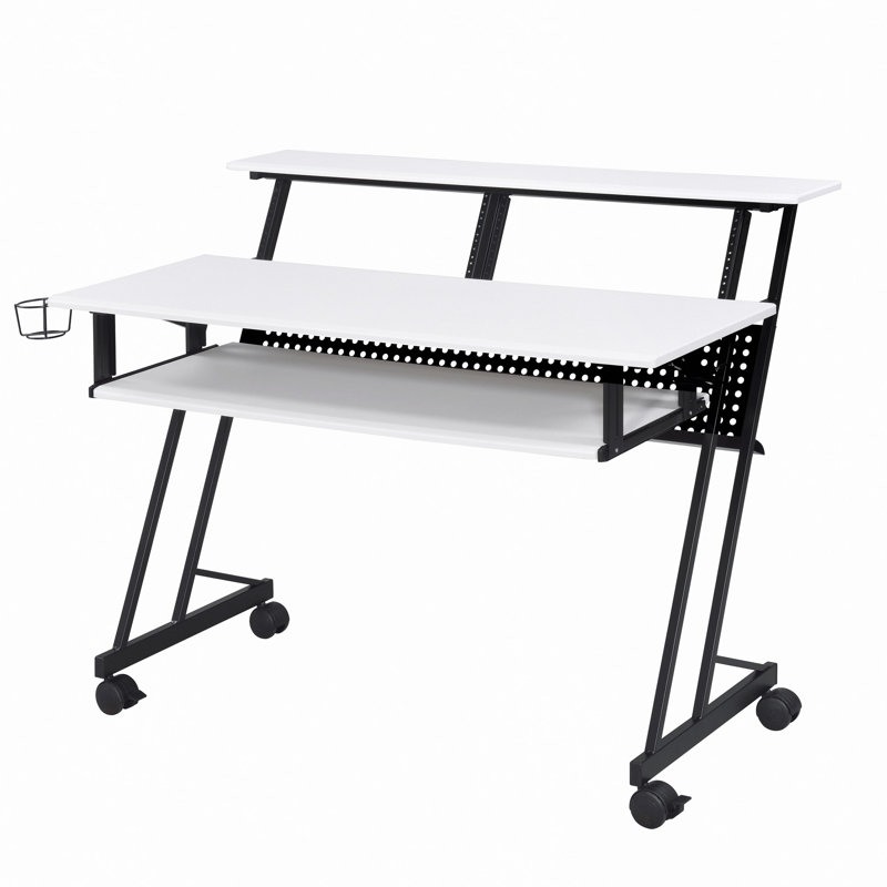 Bureau de studio de musique avec base en métal