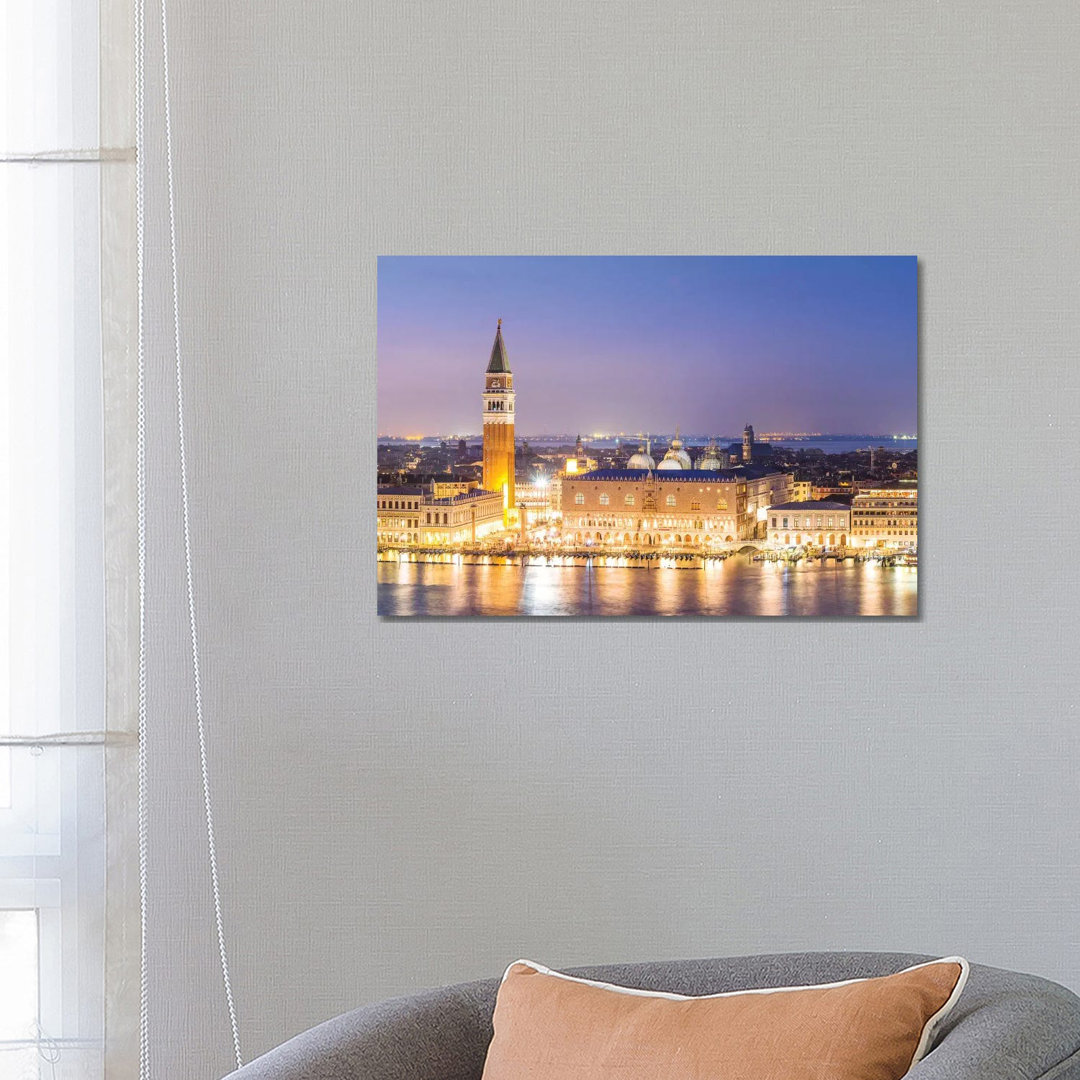 Luftaufnahme von Venedig bei Nacht von Matteo Colombo - Gallery-Wrapped Canvas Giclée