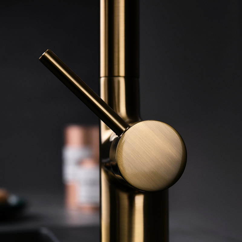 Robinet de cuisine rétractable doré, poignée simple, rotation à 360 degrés, bec arqué haut, robinet en céramique, robinet en laiton pour évier contemporain avec bec rétractable, 360