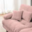 Chenille rose pour le salon: 2 places avec coussins d'apparence nuageuse, repose-pieds et coussins assortis