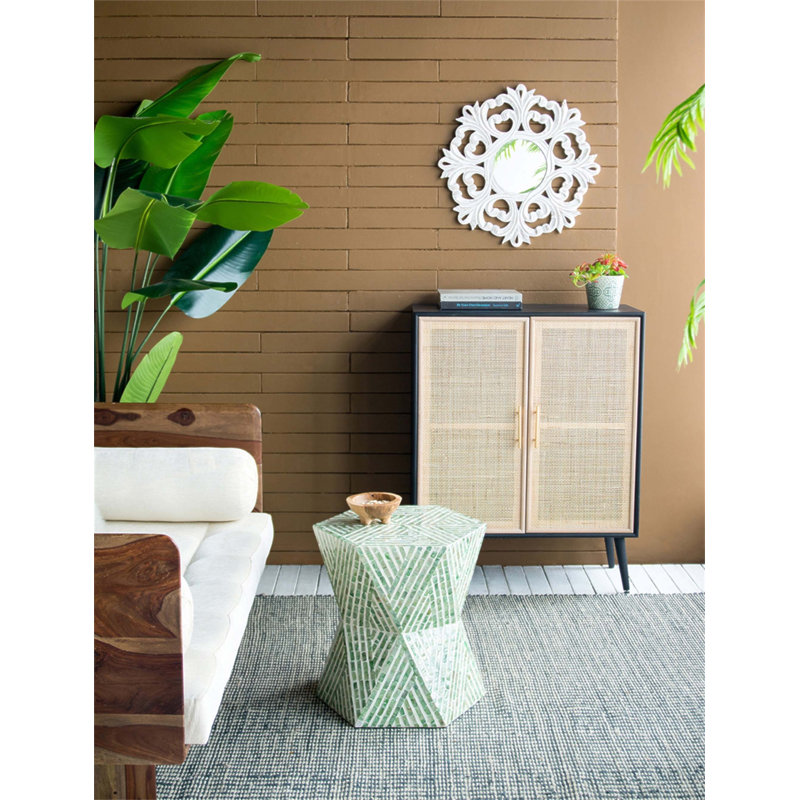 19 po x 19 po x 20 po Tabiz Capiz, table d'appoint élégante avec charme géométrique