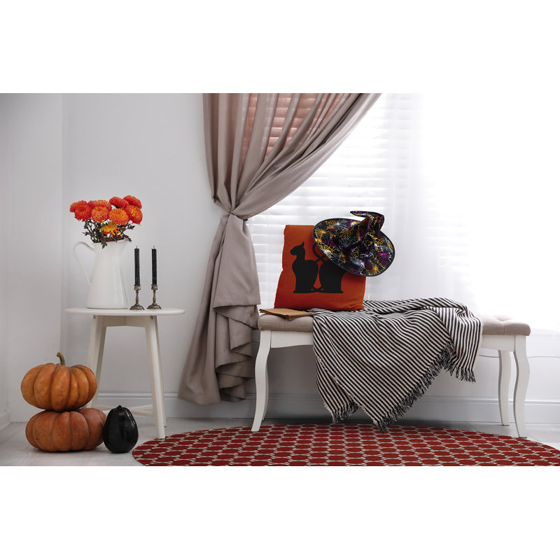 Deantwon Chenille Geometric Indoor Rug, Round 5'