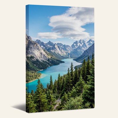 «Snowy Mountain Range Over Turquoise Lake», art mural sur toile