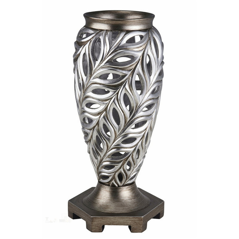 Élégant grand vase décoratif en polyrésine avec des plumes de paon argentées, parfait pour la maison et le bureau.