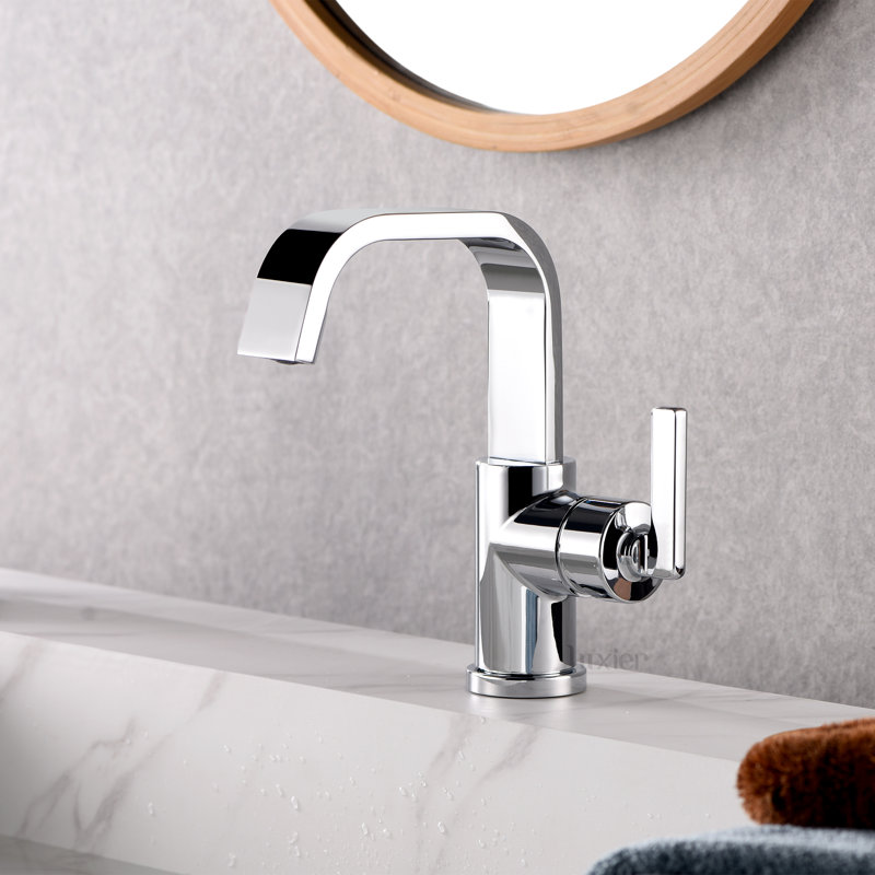 Single Hole Bathroom Faucet with Drain Assembly, Chrome