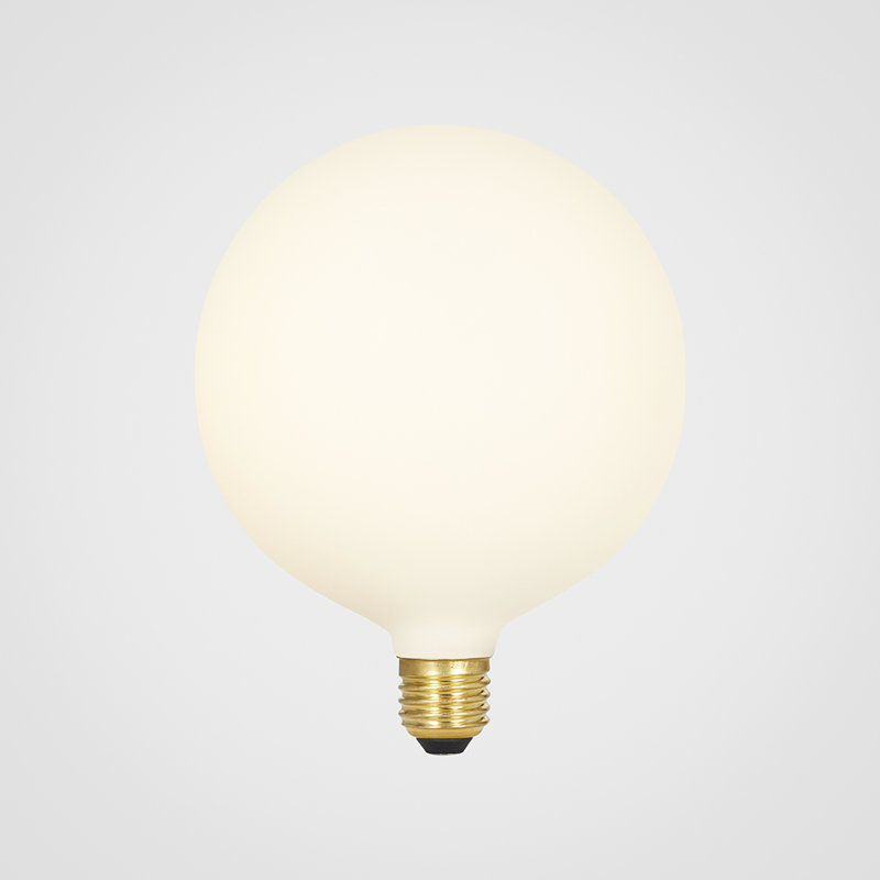 Sphere IV E26 LED Bulb, 8 W
