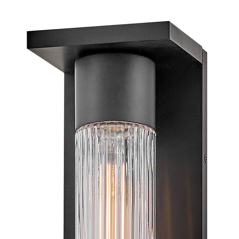 Hinkley Voight Medium Wall Mount Lantern