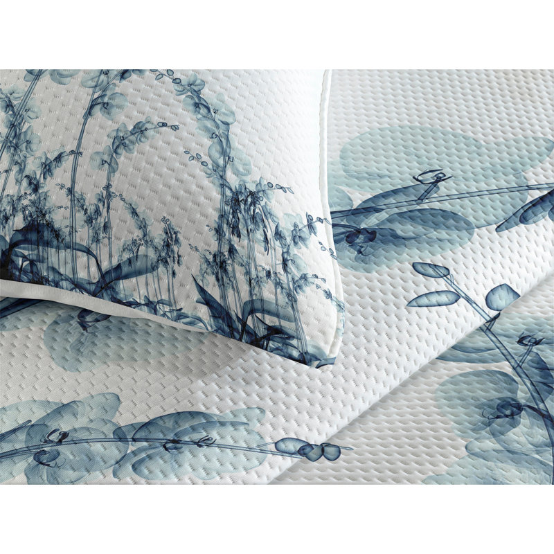 Farmhouse / Country Floral Coverlet, Queen Bedspread + 2 Shams