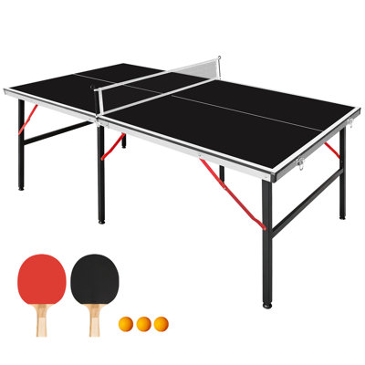 Table de ping-pong pliable et portable de 1,83 m (6 pi) – Ensemble de table de ping-pong de taille moyenne pour jouer à l'intérieur, comprenant un filet, 2 raquettes et 3 balles avec plateau et pieds noirs.