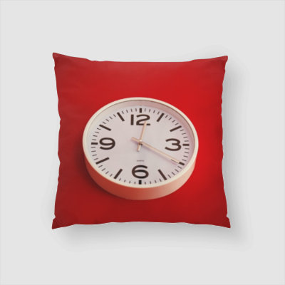 Coussin horloge sur fond Albie