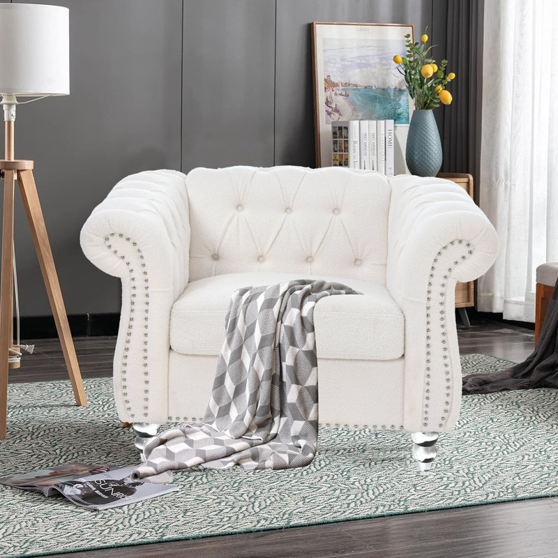 Fauteuil capitonné large de 39 po Uyen
