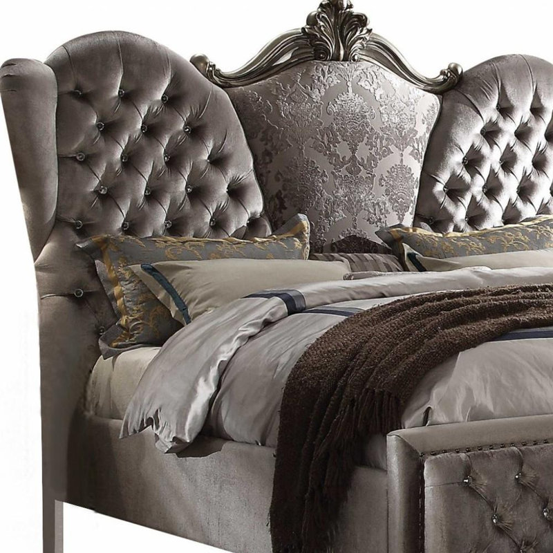  Structure de lit en velours capitonné avec garniture cloutée Avery Grey