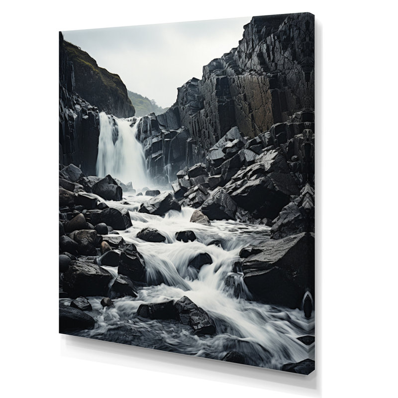 Chute d'eau monochrome contrastante sur toile, H 32 po x l 24 po, Toile tendue