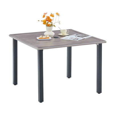 Table de salle à manger d'extérieur carrée L 37,8 po x l 37,8 po Hashim