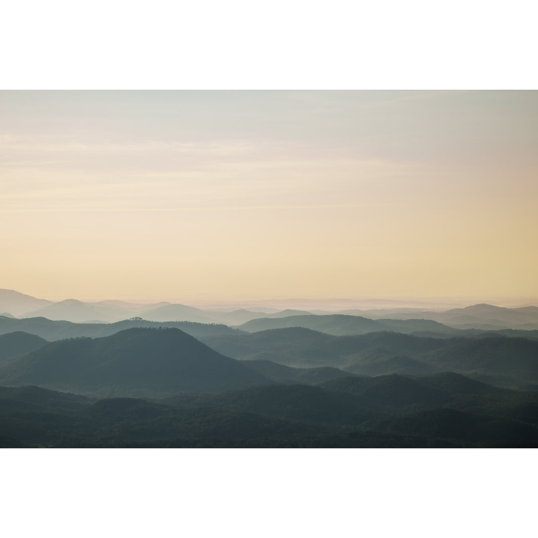 Blue Ridge Mountains - Fotografie ohne Rahmen auf Leinwand