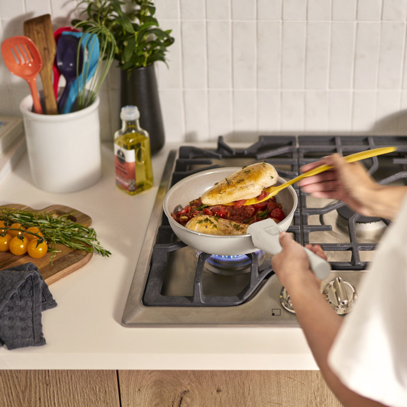 Bella 8 Piece Removable Handle Cookware Set, Oatmilk