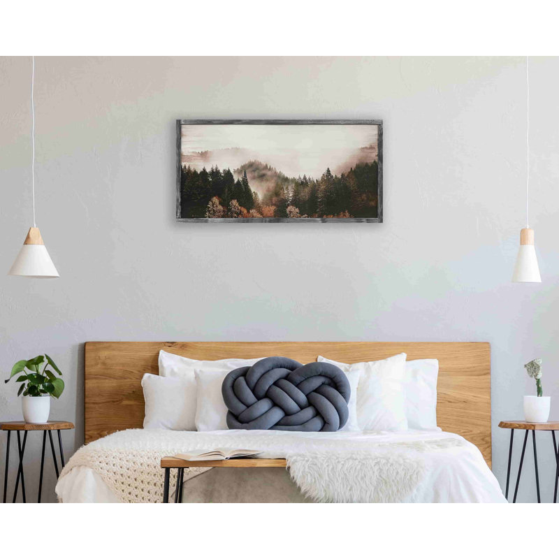 «Autumn's Distant Pine Forest» sur toile, H 20 po x l 40 po x P 1,5 po