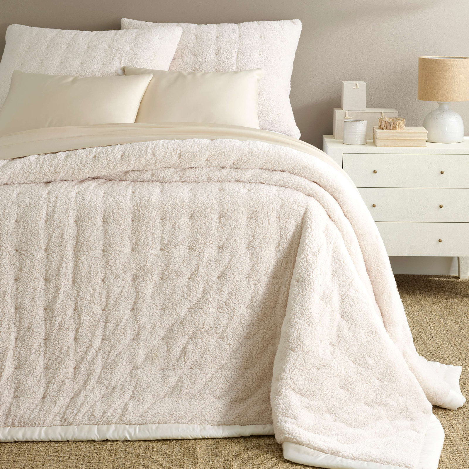 Marshmallow Quilt Set, Full/Queen Quilt, Ivory