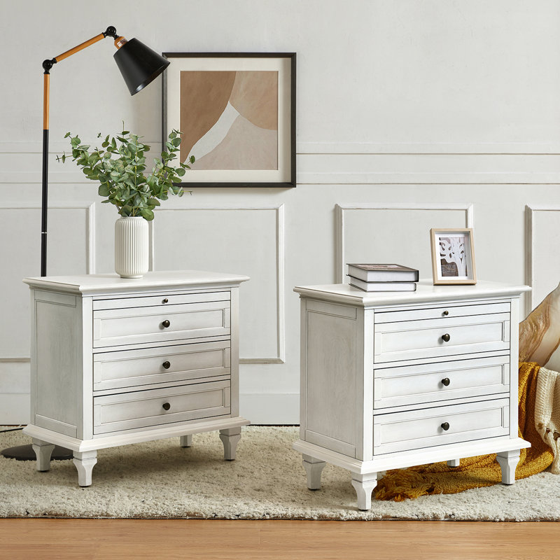 Arthelia Traditional 28.37''W 3-Drawer Nightstand with Charging Station and Pull-out Shelf, White
