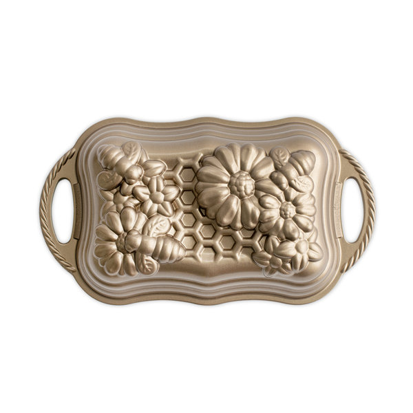 Nordic Ware Treat Nonstick Loaf Pan