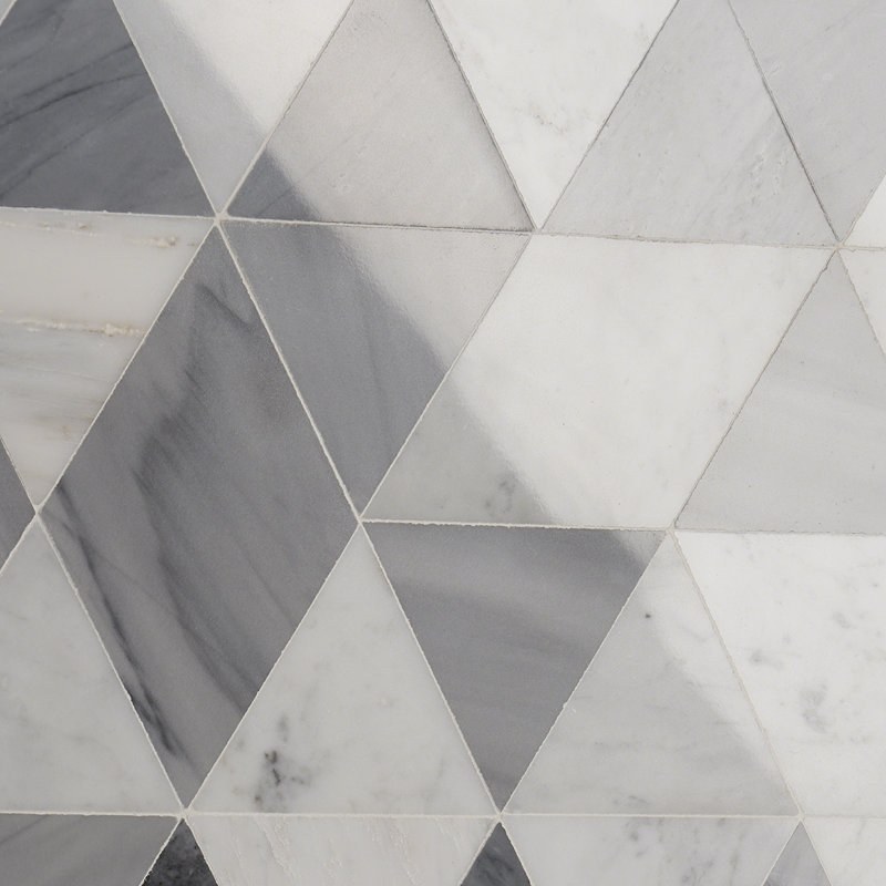 Carreau de mosaïque en marbre géométrique 7,75 po x 13,5 po Prisma (0,73 pi2 / feuille), Gris
