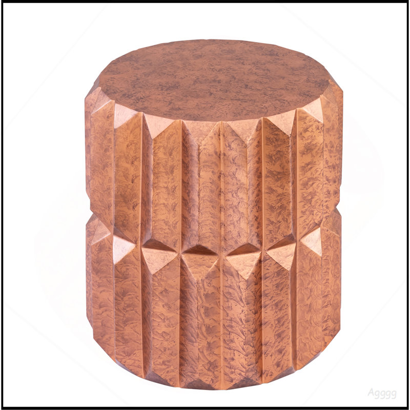 ET-321 Table d'appoint de style moderne, conçue avec de multiples panneaux angulaires, fabriquée en tôle d'aluminium finition cuivre antique.