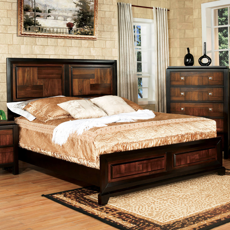 Grand lit en bois massif de style transitionnel avec finition noyer et tête de lit à motif de parquet