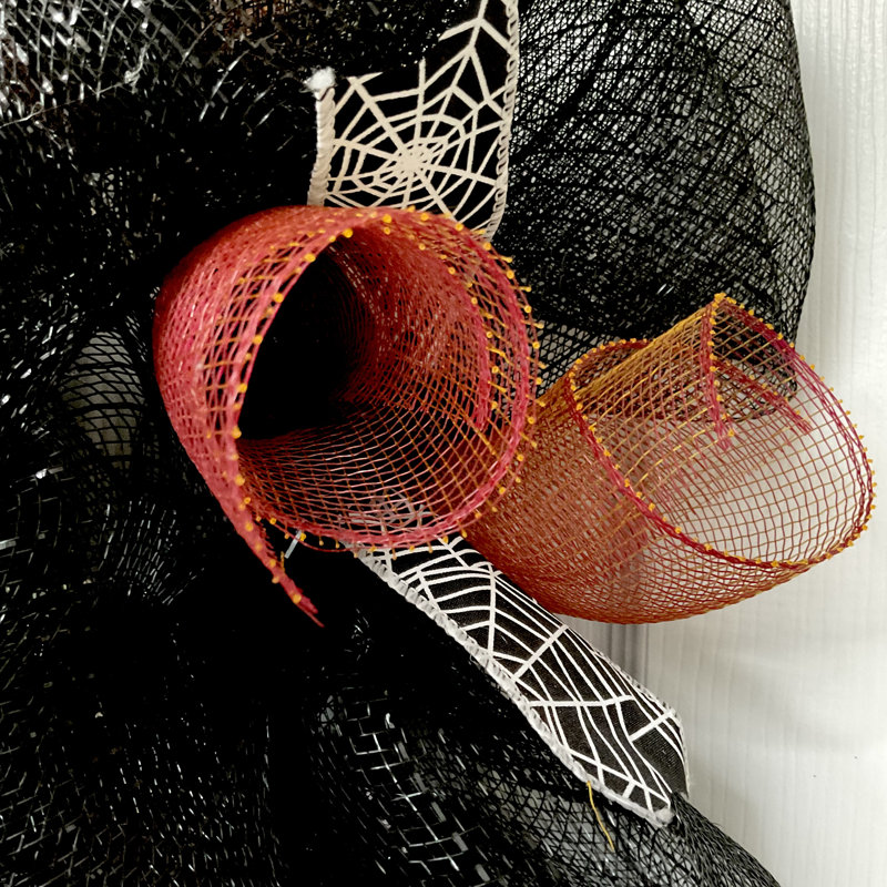 Couronne d'Halloween, crâne de corbeau et bougie