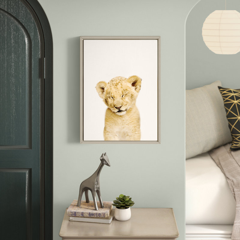 «Animal Studio Sleepy Lion» par Amy Peterson, reproduction d'art sur toile encadrée, 18 po x 24 po, Cadre gris