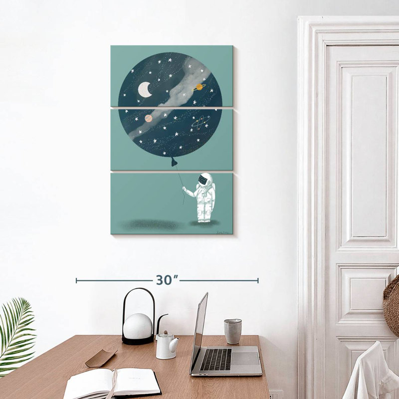 Ashelle Astronaut Balloon, 32" H x 20" W