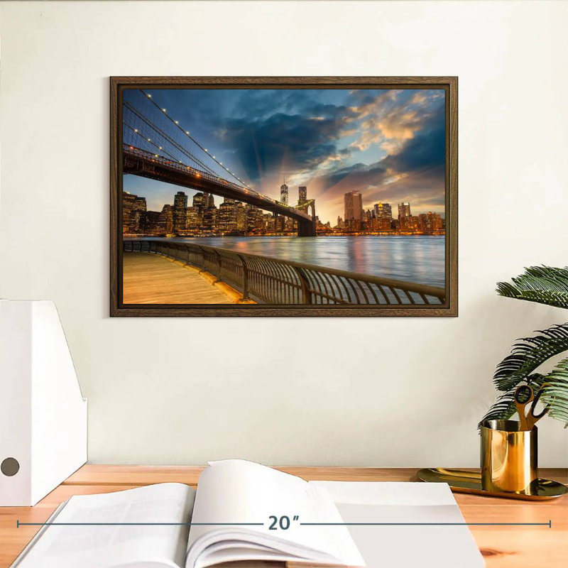 Soleil de Brooklyn Bridge, 13 po x 9 po, Cadre flottant noyer