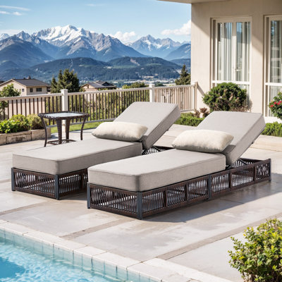 Chaise longue de patio en rotin 2 pièces avec table d'appoint, méridienne en osier d'extérieur avec dossier réglable, coussin et coussin amovibles, chaise longue inclinable pour balcon au bord de la piscine