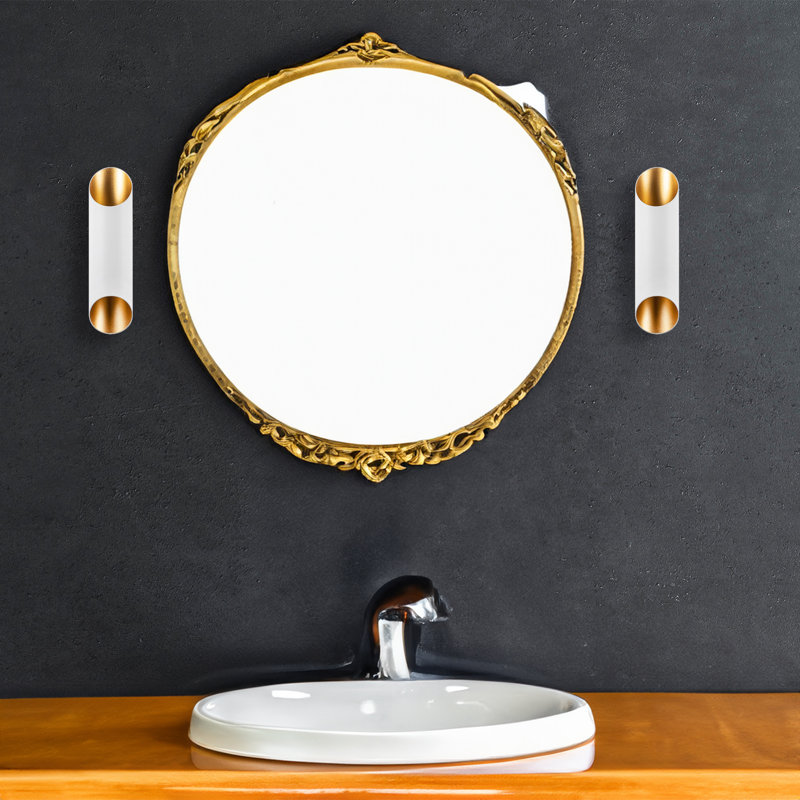 Kashara Armed Sconce, Silver/Gold