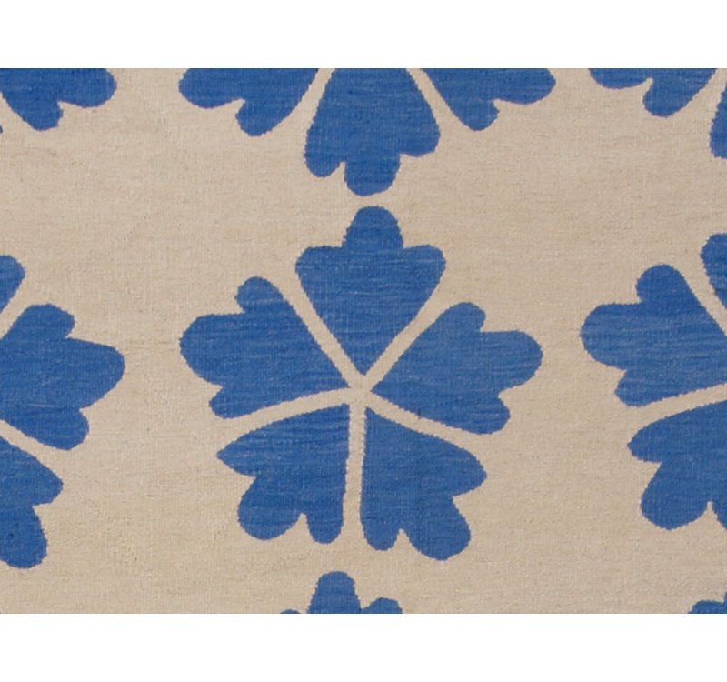 Floral Area Rug in Blue