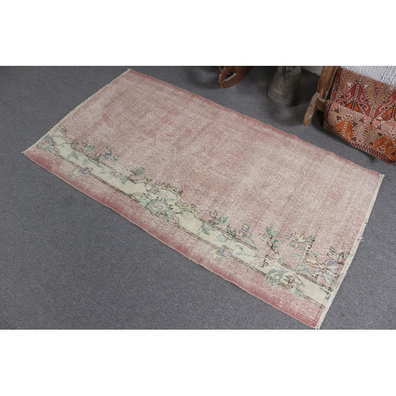 Tapis décoratif vintage turc mauve parfait pour ajouter une touche antique à votre chambre à coucher