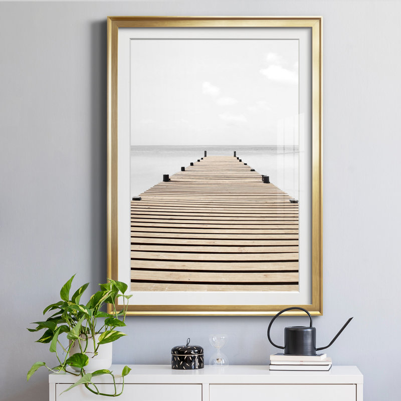 Neutral Skies par Natalie Carpentieri - reproduction de photo sur papier encadrée, Encadrement doré
