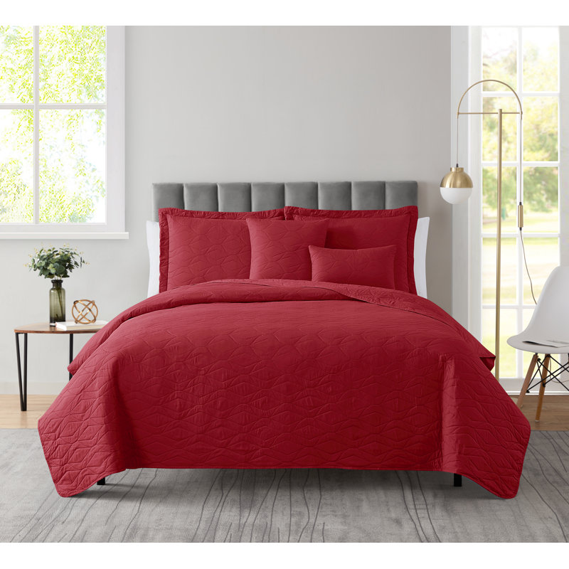 Ellipse Wave Premium Microfiber Reversible Quilt Set, Red, Queen Quilt + 4 Pillow Shams