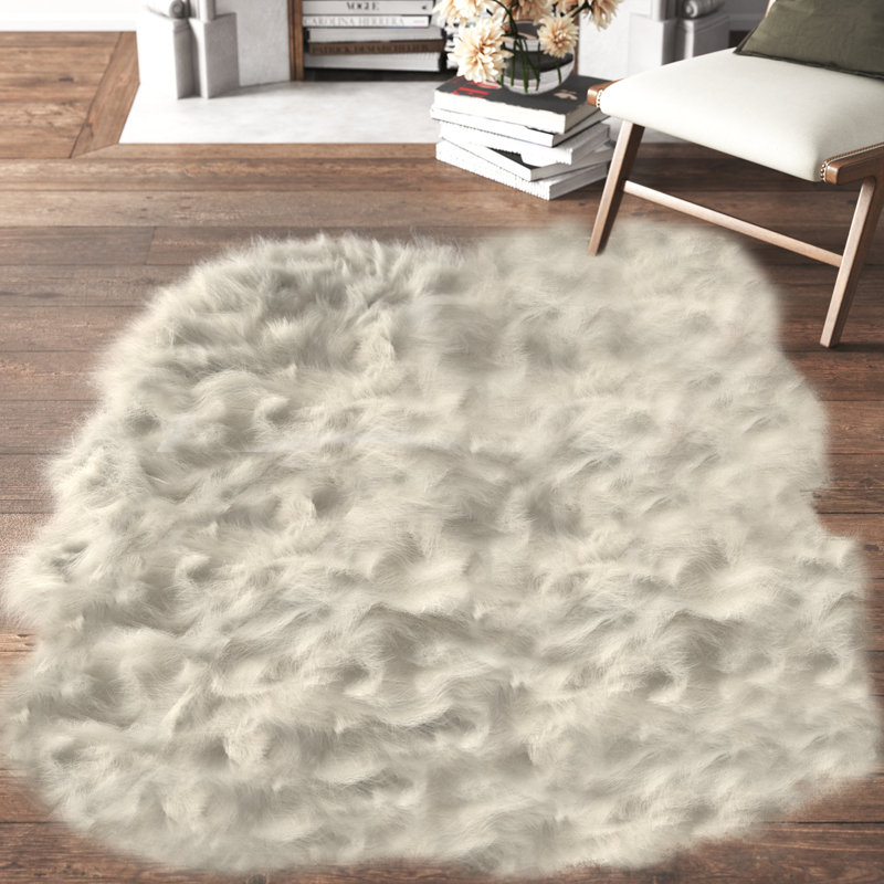 Gordon Quatro Off White Area Rug