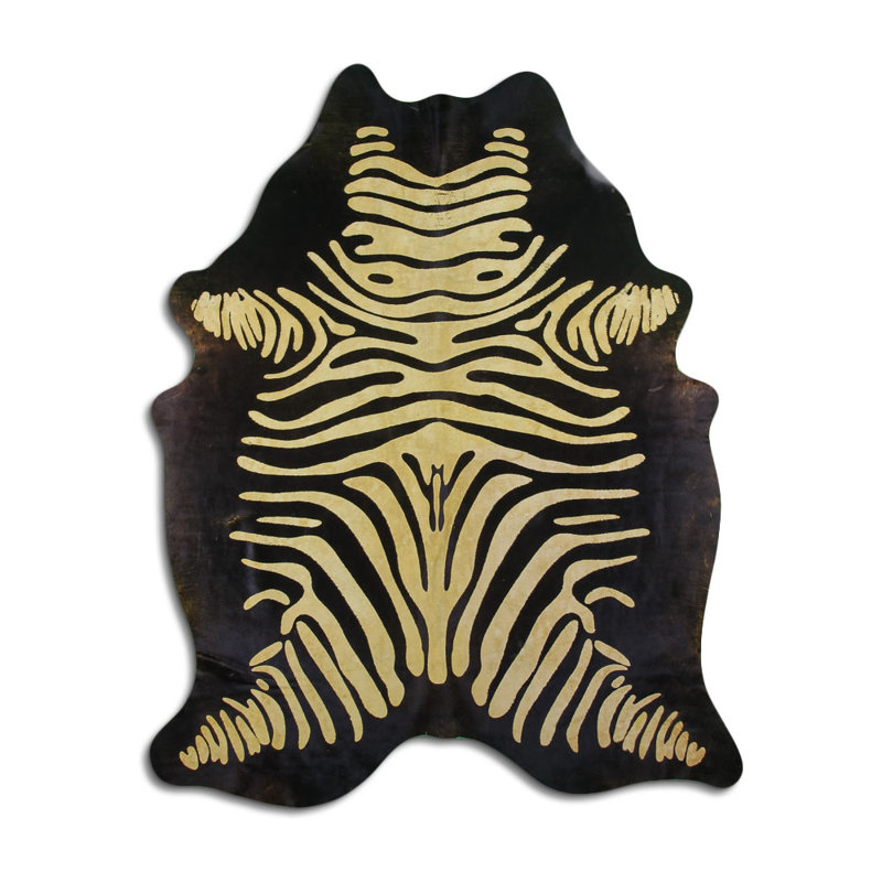 Tapis en peau de vache sur fond noir, Nouveauté 5 pi 8 po x 6 pi 7 po