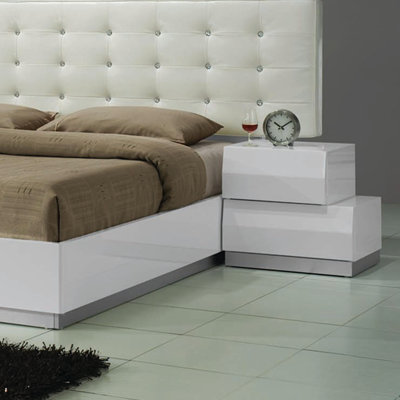 Mcgowen 21" White Nightstand (Right Facing) 