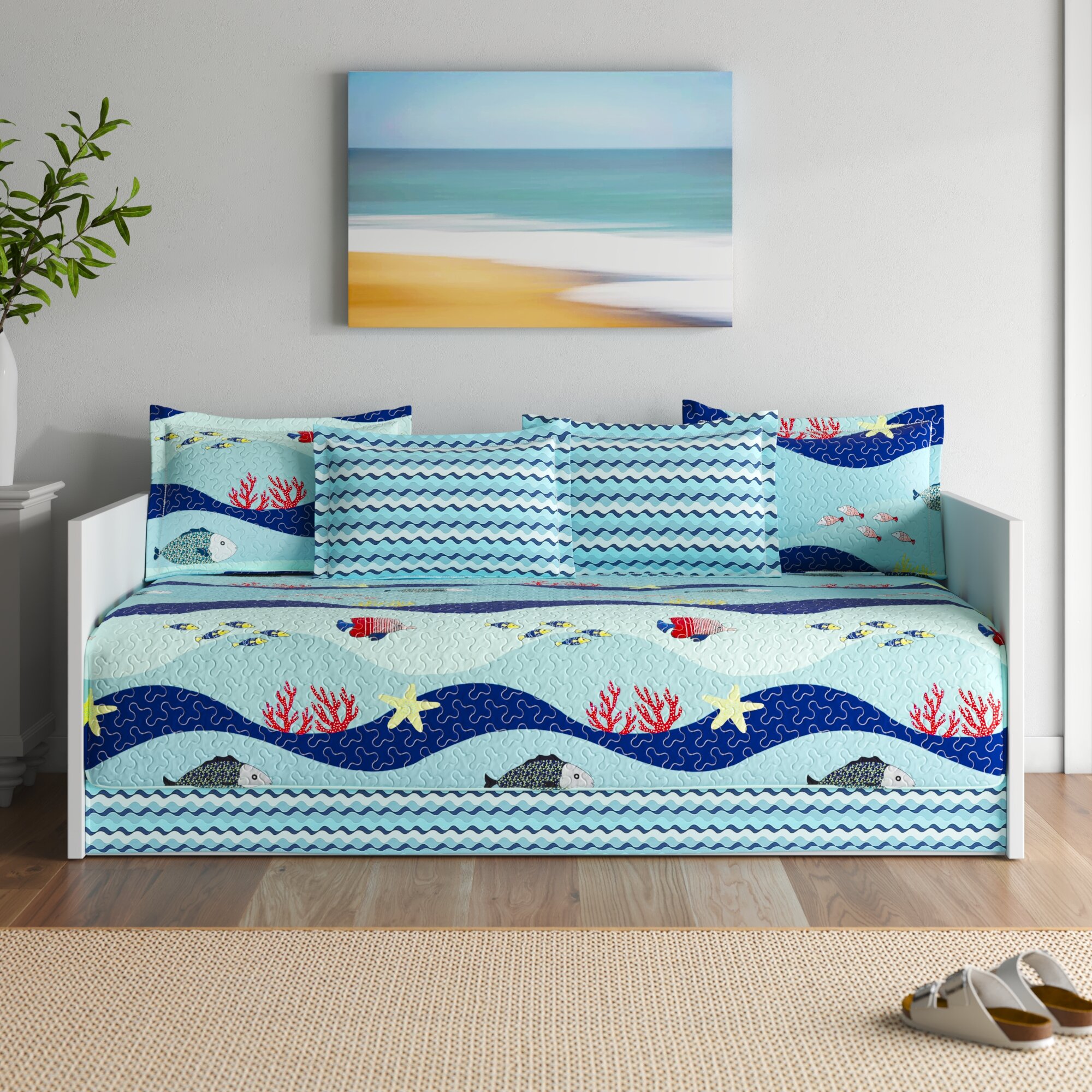 Kids daybed sales bedding