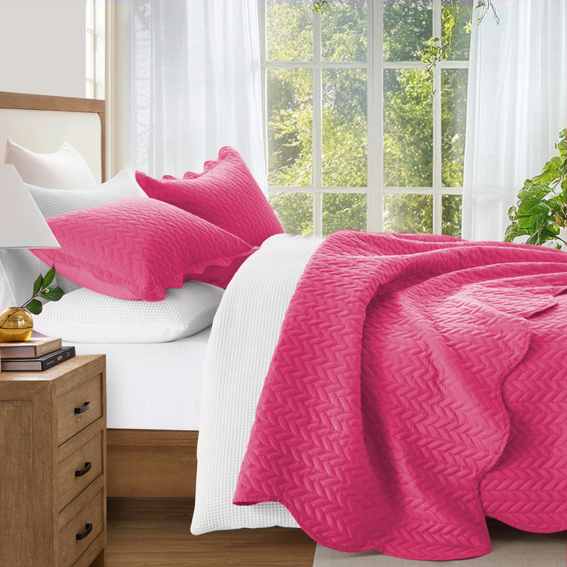 Embossed Microfiber Bedspread Set – All Seasoned Modern and Lightweight Bedding Set with Shams, Pink