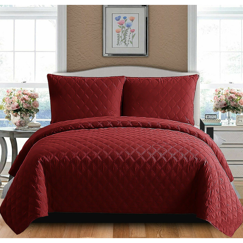 Watsonville Polyester Geometric Shapes Bedspread with Pillow Shams Included, 50 x 220 cm, Red